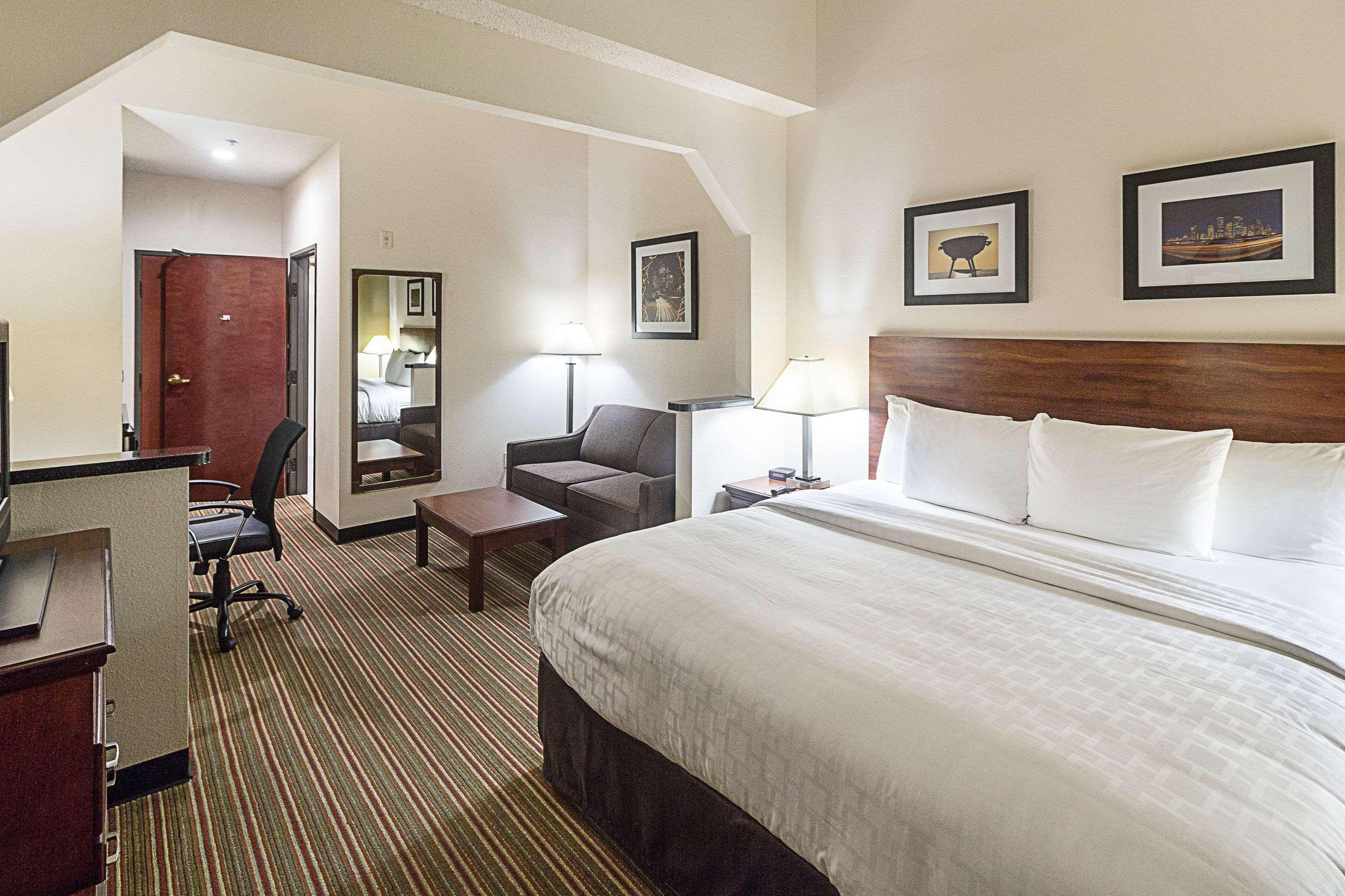 Quality Inn & Suites West Chase Houston Exteriör bild