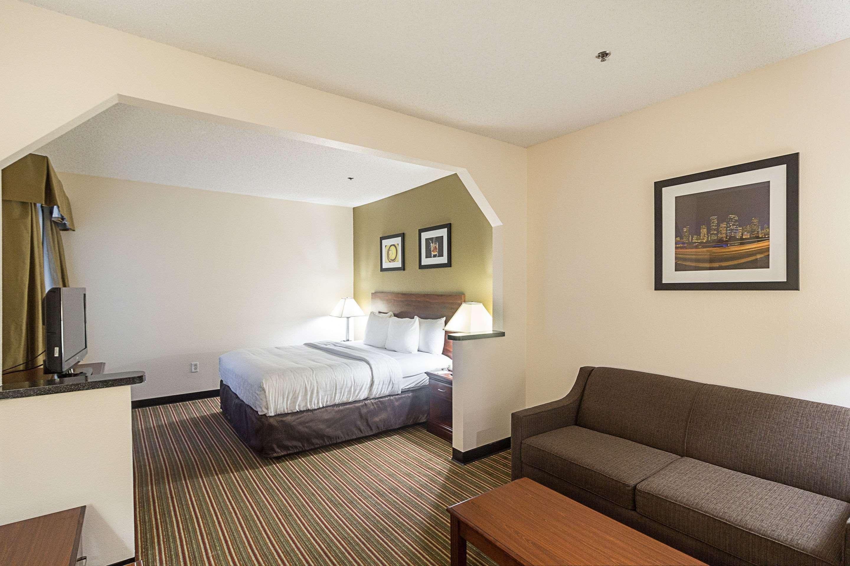 Quality Inn & Suites West Chase Houston Exteriör bild