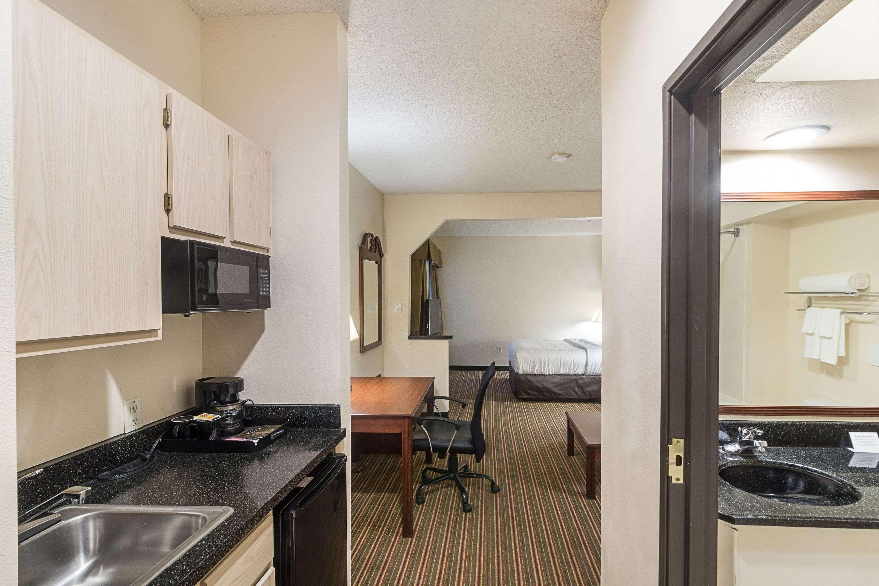 Quality Inn & Suites West Chase Houston Exteriör bild