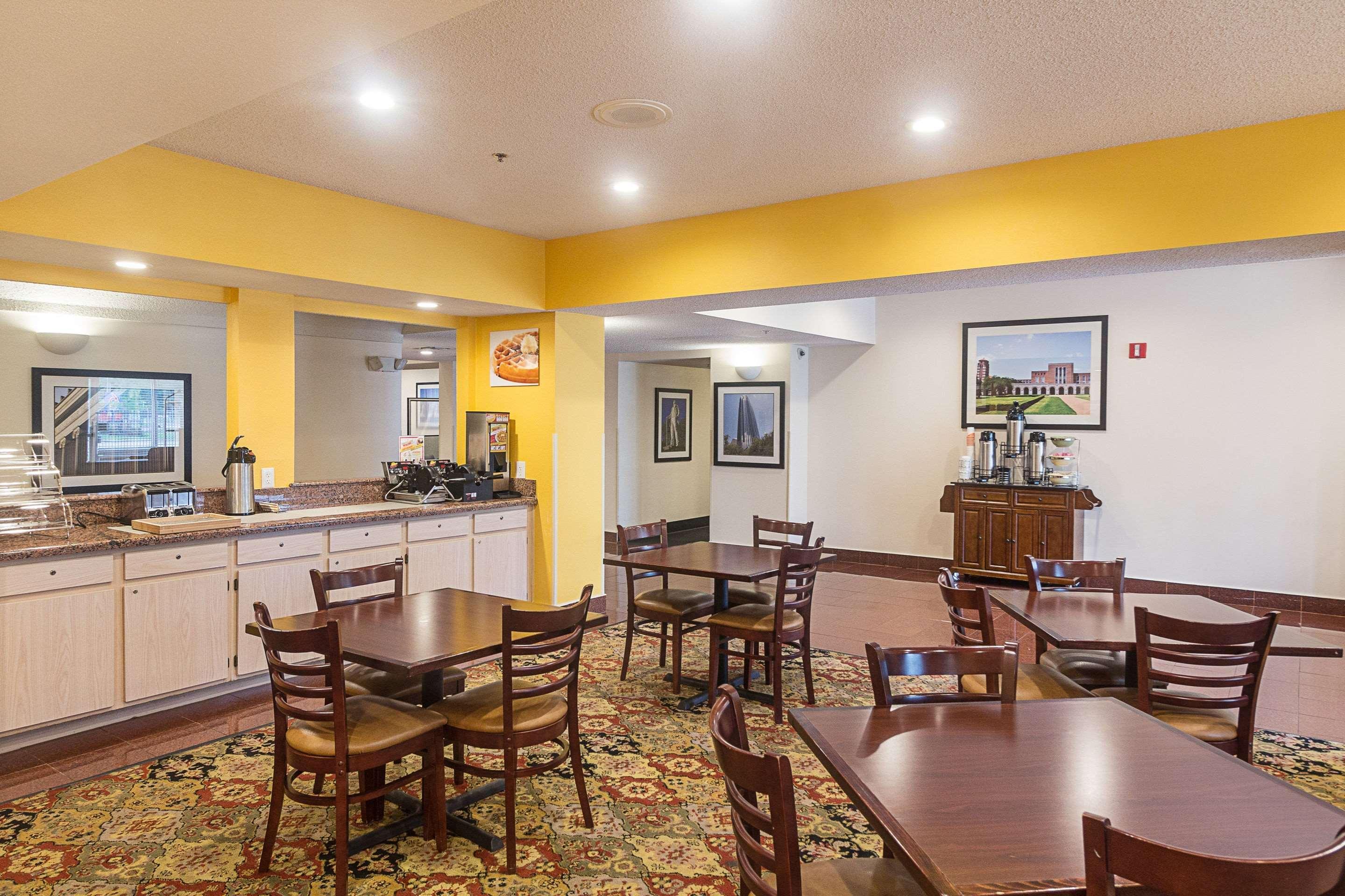 Quality Inn & Suites West Chase Houston Exteriör bild
