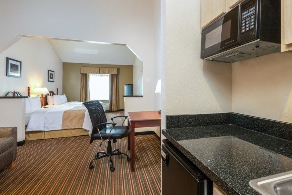 Quality Inn & Suites West Chase Houston Exteriör bild